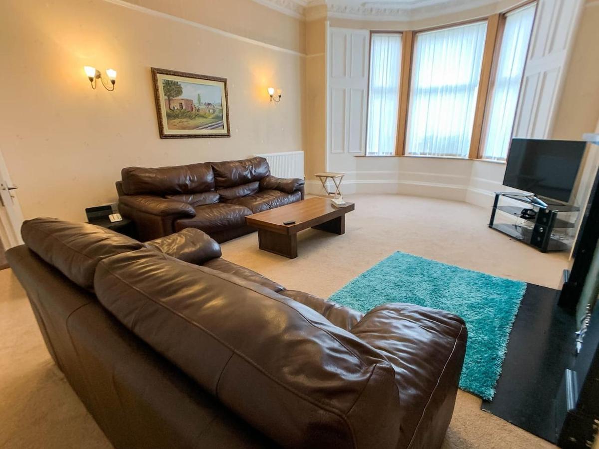 Large Glasgow South Family Home - Free Parking Zewnętrze zdjęcie