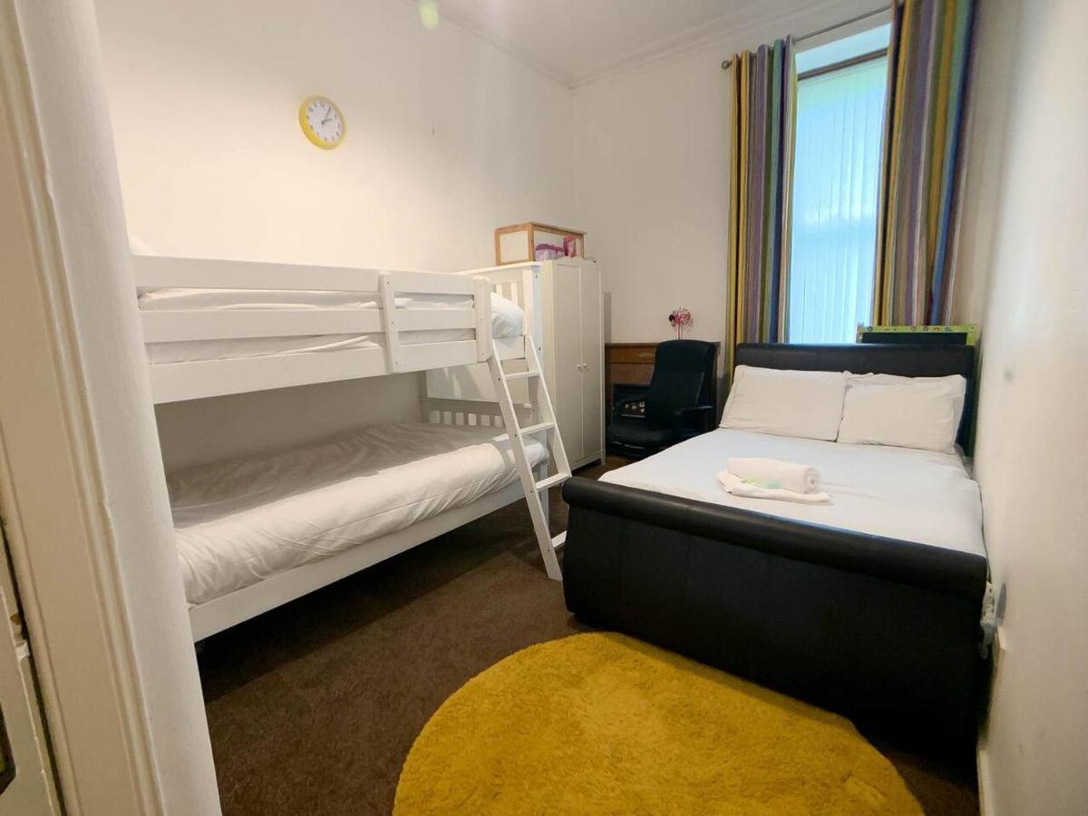 Large Glasgow South Family Home - Free Parking Zewnętrze zdjęcie